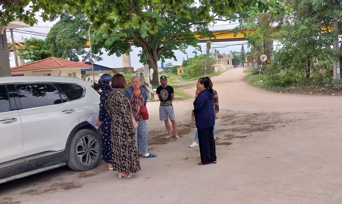 Các nhân chứng xác nhận, con đê này khi trước nhỏ hơn hiện tại rất nhiều