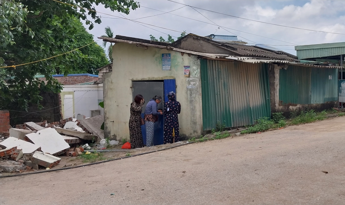 Căn nhà của gia đình bà Nguyễn Thị Mến hoàn toàn không xâm phạm hành lang đê 