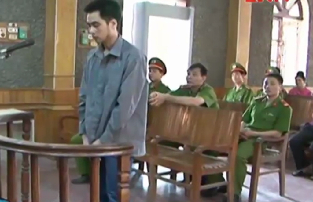 Tử tù Vì Văn Khiêm tại phiên sơ thẩm TAND tỉnh Sơn La (ảnh IT)