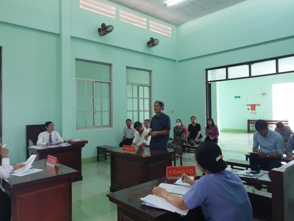 Quang cảnh phiên tòa tại TAND TP Quy Nhơn Quang cảnh phiên tòa tại TAND TP Quy Nhơn