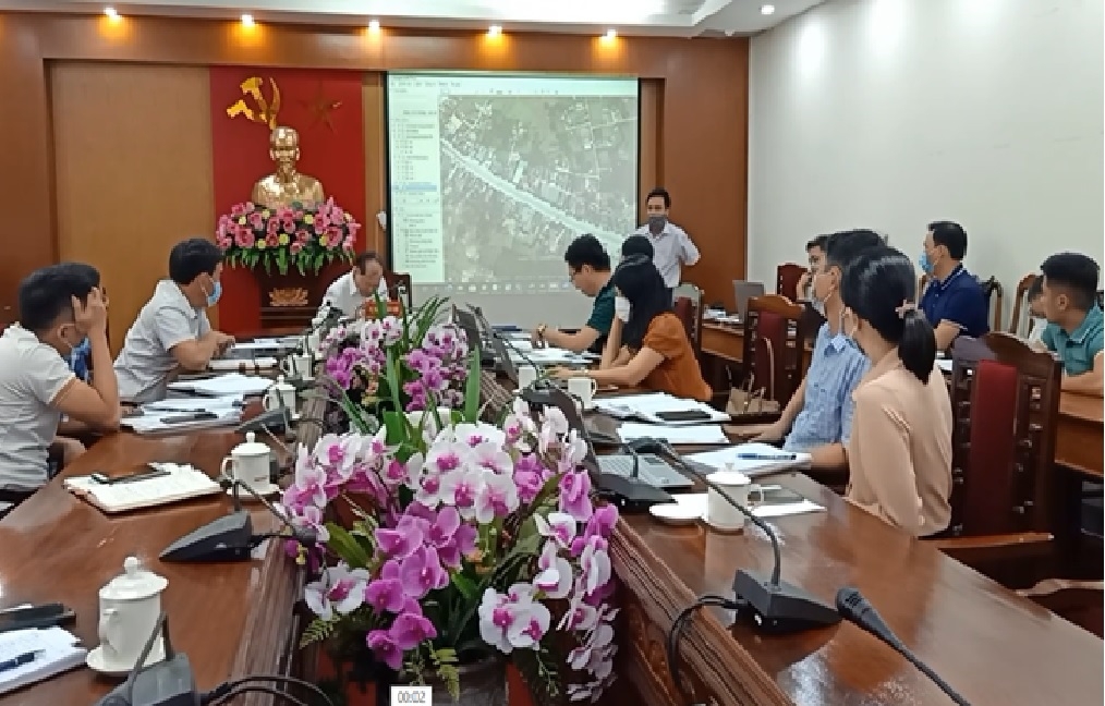 Chủ tịch UBND thị xã Kỳ Anh chủ trì cuộc đối thoại về đất của bà Lương nhưng bất chấp quy định của pháp luật về hành lang anh toàn đường bộ 