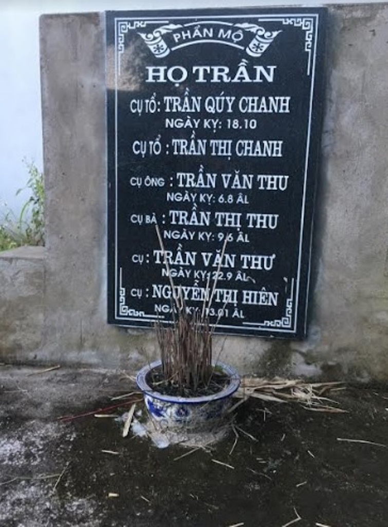 Hiện trạng bia mộ chi họ Trần tại thửa đất đang tranh chấp