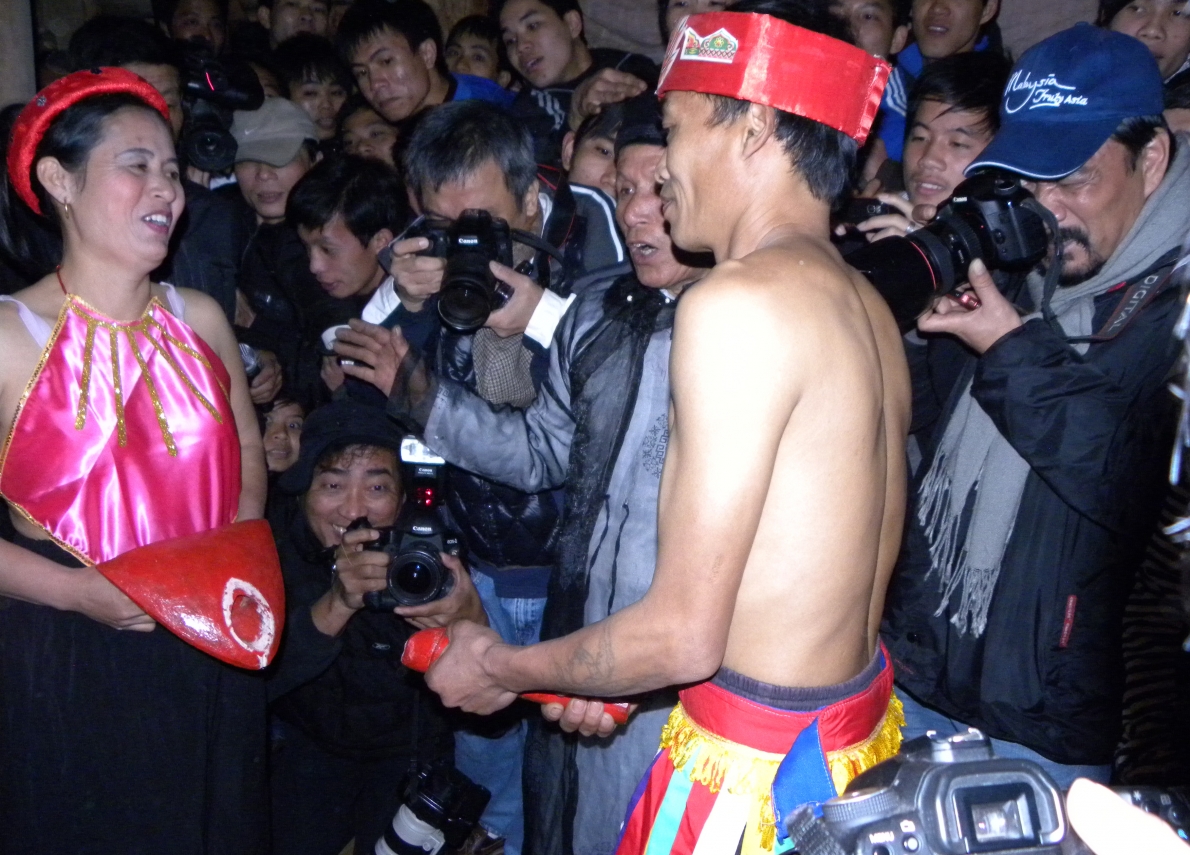 Lễ mật “Linh tinh tình phộc” trong lễ hội Trò trám