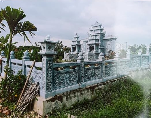 Khuôn viên nghĩa trang gia đình ông Nguyễn Văn Tiến xây trên đất nông nghiệp giao theo Nghị định số 64-CP