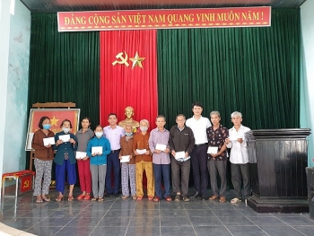 Tạp chí Người cao tuổi mang yêu thương tới tỉnh Quảng Nam xuân Tân Sửu