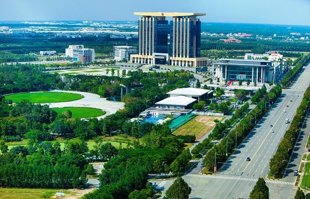 Bình Dương đã trải qua 25 năm tách từ tỉnh Sông Bé với những thành tựu đạt được và nhiều triển vọng.