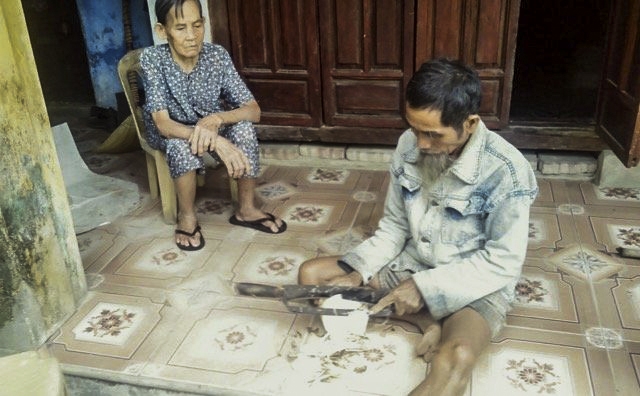 Cụ Trần Tấn Ngô rầu rĩ nghĩ về tương lai không còn đất để có kế sinh nhai