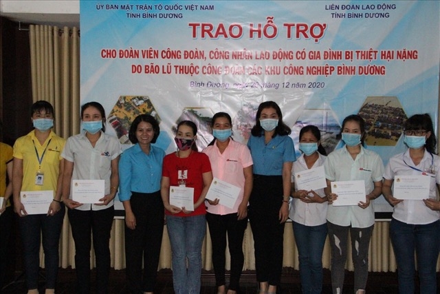 Đoàn trao hỗ trợ tại Công ty TNHH Pungkook Sài Gòn II