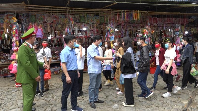 Người dân cần nâng cao ý thức tại các khu du lịch tâm linh