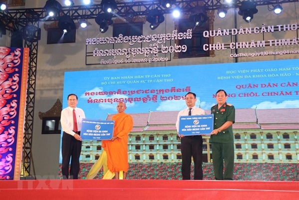 Rộn ràng Tết quân dân mừng Chol Chnam Thmay tại Cần Thơ