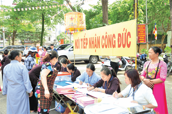 Không tiếp nhận tiền công đức, tài trợ kèm theo điều kiện...