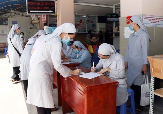 Các tôn giáo đồng hành cùng dân tộc trong cuộc chiến chống đại dịch Covid-19