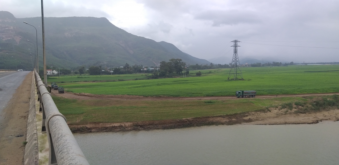 Những bất cập trong khai thác cát trên sông Vu Gia và xe chở cát trọng tải lớn 