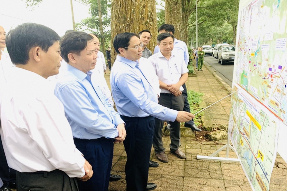 Thủ tướng Phạm Minh Chính chủ trì hội nghị tổng kết sau 20 năm phát triển vùng Tây Nguyên và thăm, làm việc tại Đắk Lắk Thủ tướng Phạm Minh Chính chủ trì hội nghị tổng kết sau 20 năm phát triển vùng Tây Nguyên và thăm, làm việc tại Đắk Lắk