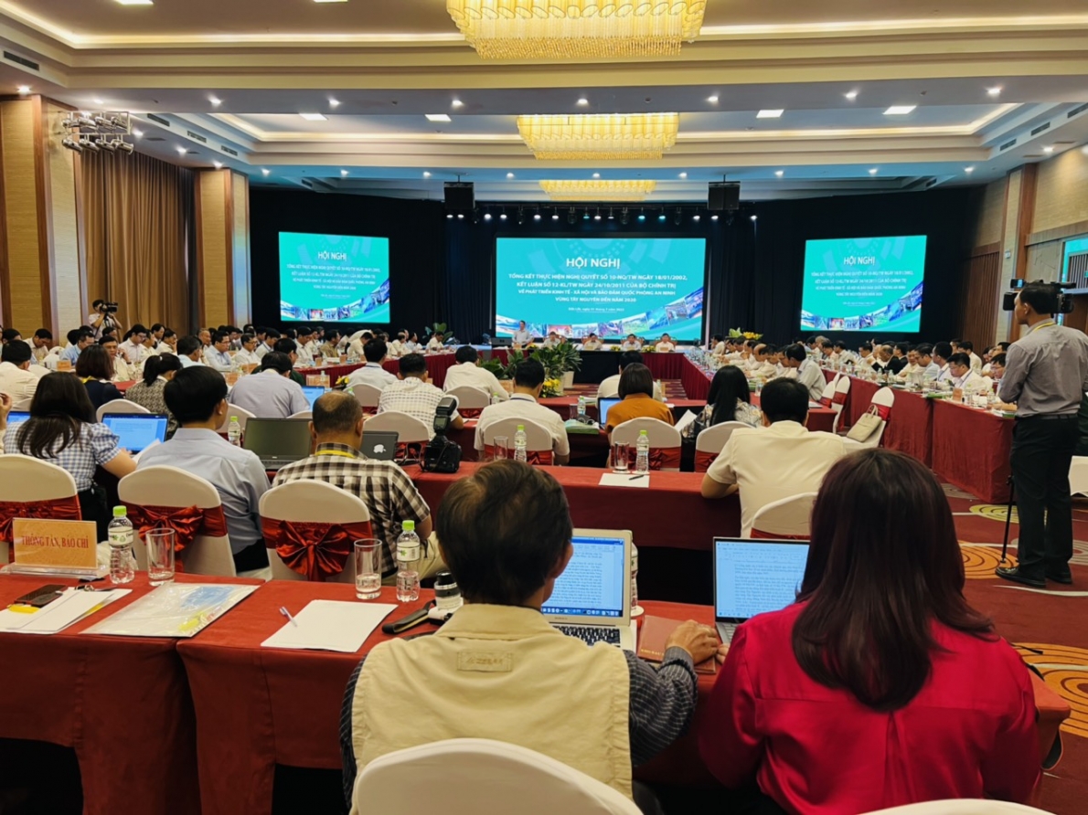 Thủ tướng Phạm Minh Chính chủ trì hội nghị tổng kết sau 20 năm phát triển vùng Tây Nguyên và thăm, làm việc tại Đắk Lắk Thủ tướng Phạm Minh Chính chủ trì hội nghị tổng kết sau 20 năm phát triển vùng Tây Nguyên và thăm, làm việc tại Đắk Lắk