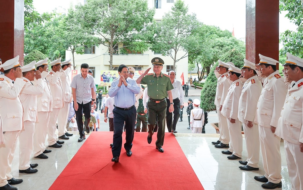 Thủ tướng Phạm Minh Chính chủ trì hội nghị tổng kết sau 20 năm phát triển vùng Tây Nguyên và thăm, làm việc tại Đắk Lắk Thủ tướng Phạm Minh Chính chủ trì hội nghị tổng kết sau 20 năm phát triển vùng Tây Nguyên và thăm, làm việc tại Đắk Lắk