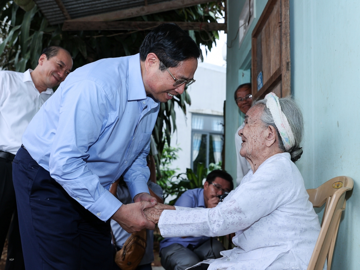 Thủ tướng Phạm Minh Chính chủ trì hội nghị tổng kết sau 20 năm phát triển vùng Tây Nguyên và thăm, làm việc tại Đắk Lắk Thủ tướng Phạm Minh Chính chủ trì hội nghị tổng kết sau 20 năm phát triển vùng Tây Nguyên và thăm, làm việc tại Đắk Lắk