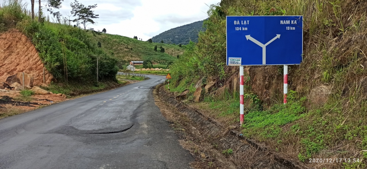 Quốc lộ 27 Đắk Lắk đi Lâm Đồng mới thảm nhựa nâng cấp đã xuống cấp trầm trọng.