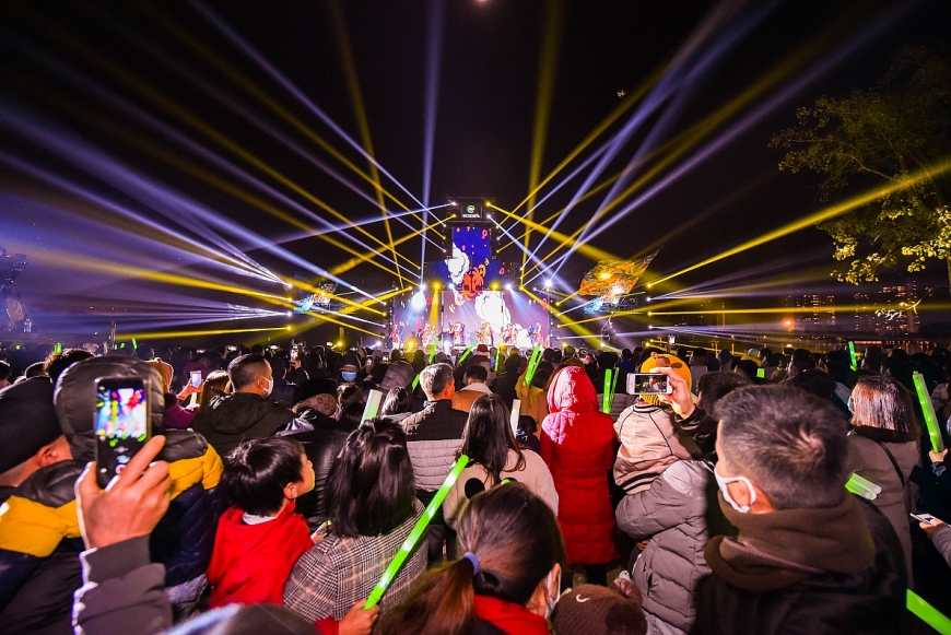 Gần 20 nghìn cư dân Ecopark mãn nhãn cùng đại tiệc countdown hoành tráng