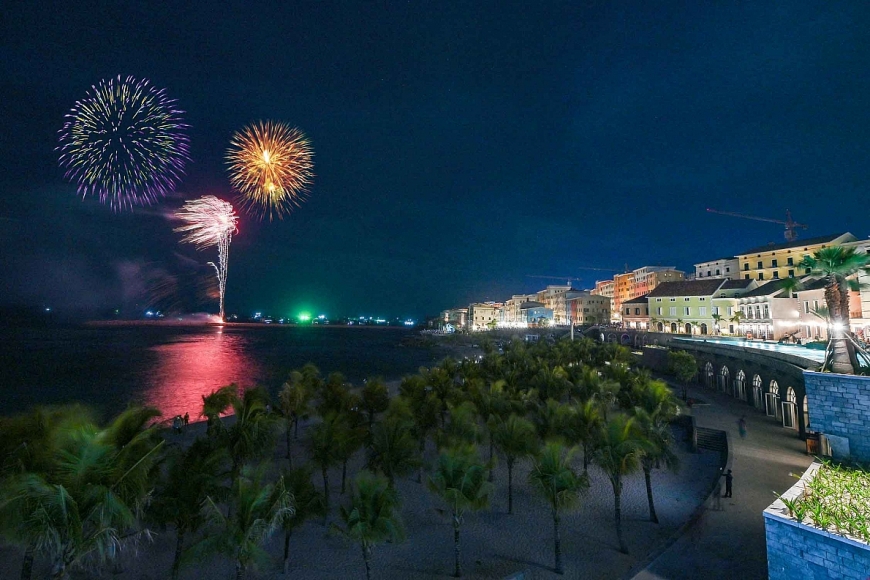 Khán giả cuồng say với đại tiệc hoành tráng chưa từng có New Year Countdown 2021 Nam Phú Quốc