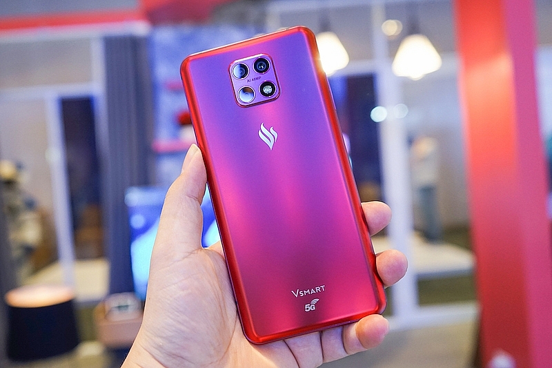 Vsmart trưng bày mẫu smartphone Vsmart Aris 5G tại sự kiện Tech Awards 2020
