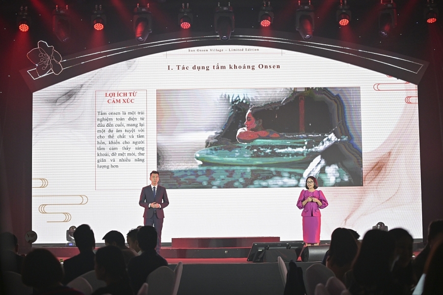 Tắm khoáng nóng và phương pháp trị liệu 3 trong 1 (thủy trị liệu, nhiệt trị liệu, khoáng trị liệu) đã được chứng minh hiệu quả thần kỳ giúp cải thiện sức khỏe, tinh thần và được xem như thần dược cho sắc đẹp. Trong tương lai, không chỉ Sun Onsen Village – Limited Edition và Yoko Onsen Quang Hanh đã đi vào hoạt động, Sun Group cho biết sẽ phát triển một “thị trấn nghỉ dưỡng phong cách Nhật Bản” tại Quang Hanh, nhằm nâng tầm giá trị BĐS toàn khu vực.