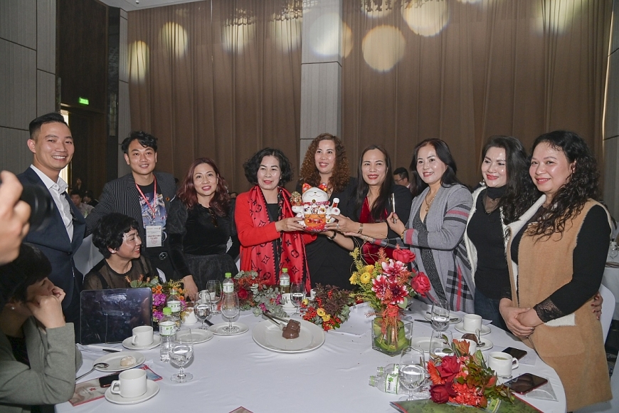 Những chia sẻ về giá trị vượt trội đối với sức khỏe của biệt thự tại Quang Hanh thu hút sự quan tâm đặc biệt của khách hàng, các nhà đầu tư. Sự chắt lọc tinh túy từ văn hóa, kiến trúc Nhật Bản kết hợp cùng báu vật vô giá của thiên nhiên Việt Nam dự báo Sun Onsen Village – Limited Edition sẽ dẫn đầu xu hướng bất động sản chăm sóc sức khỏe năm 2021