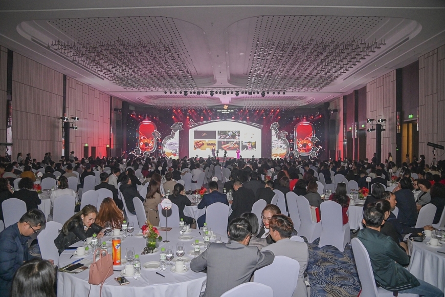 Mức độ quý giá của nguồn khoán nóng; sự cầu kỳ trong kiến trúc, cảnh quan toàn dự án cùng số lượng giới hạn của sản phẩm khiến Sun Onsen Village – Limited Edition thiết lập tệp khách hàng riêng biệt so với đa số các dự án tại Quảng Ninh lúc này.