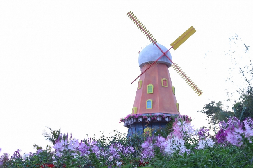 Bạn sẽ tìm được những góc châu Âu phóng khoáng và tươi mới như thế này để tha hồ chụp ảnh check-in cùng bạn bè, gia đình ngày xuân mới.