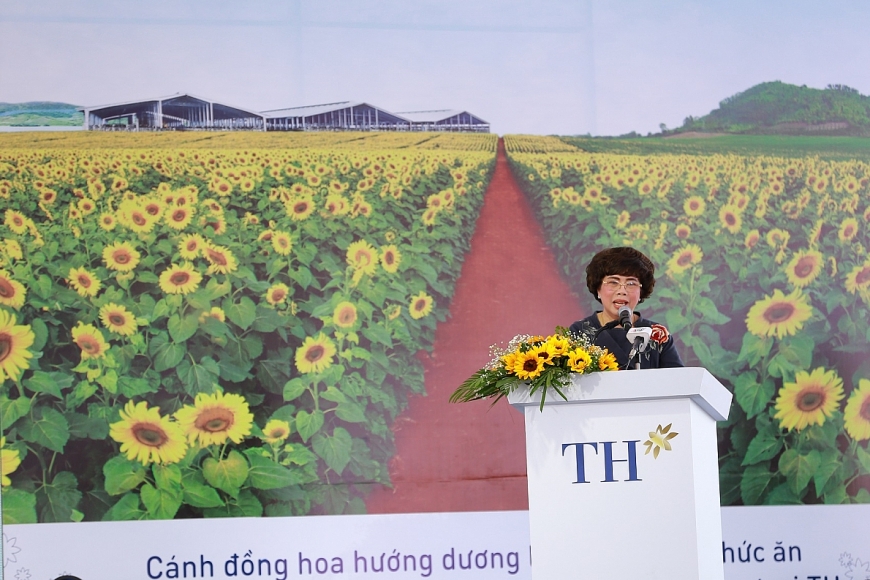 Bà Thái Hương – Nhà sáng lập, Chủ tịch Hội đồng Chiến lược Tập đoàn TH phát biểu tại lễ khởi công Dự án.