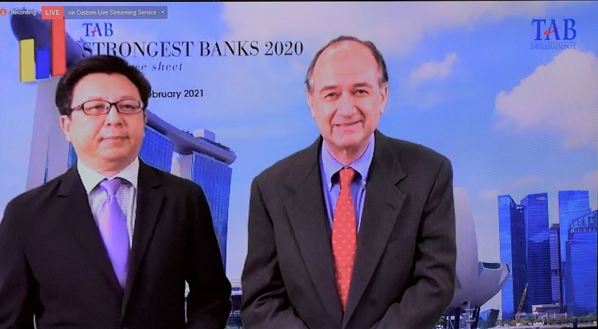 Đại diện tạp chí The Asian Banker điều hành lễ vinh danh trực tuyến 