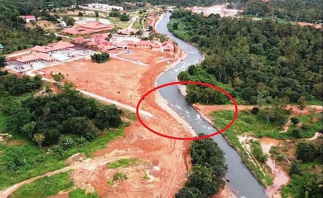 Doanh nghiệp đã tháo dỡ ống cống, khơi lại dòng chảy cho Suối Tiên