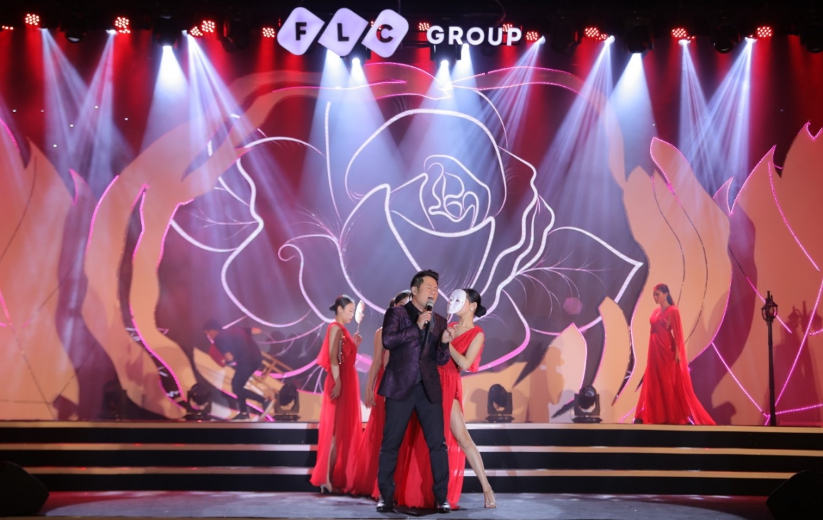 Bằng Kiều – Minh Tuyết hội ngộ, ngọt ngào kể chuyện tình yêu trên sân khấu FLC Sầm Sơn