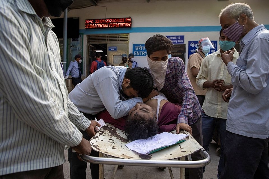 Người đàn ông đã tắt thở trước khi được nhập viện. Ảnh: Reuters
