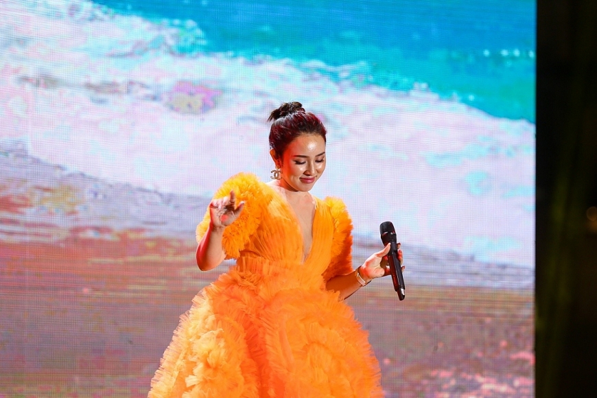 Dàn sao Vpop “cháy hết mình” trong đêm nhạc “Hương sắc mùa hè” tại FLC Sầm Sơn