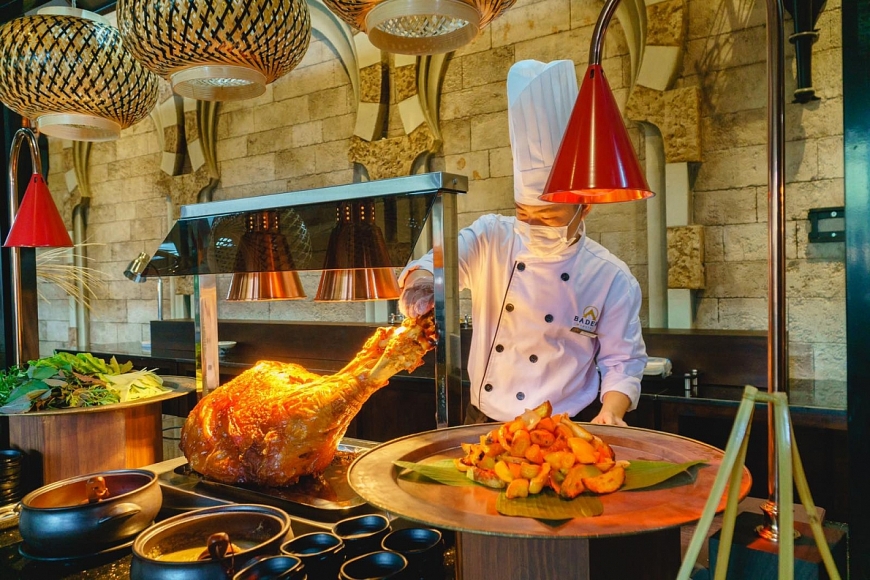 Nhà hàng buffet Vân Sơn trên đỉnh núi Bà Đen