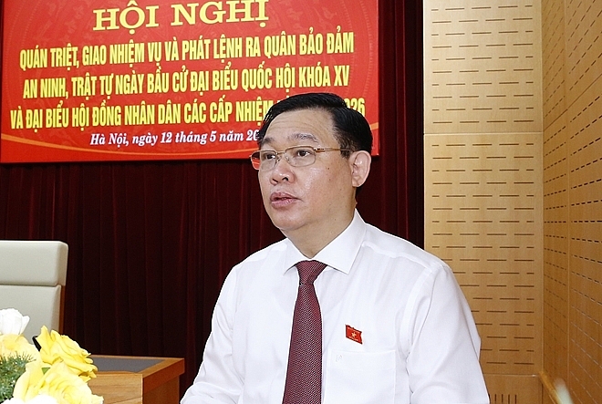 Chủ tịch Quốc hội Vương Đình Huệ phát biểu chỉ đạo tại hội nghị.