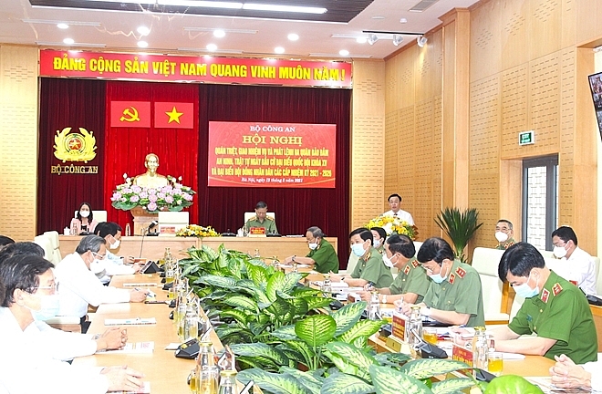 Toàn cảnh hội nghị.