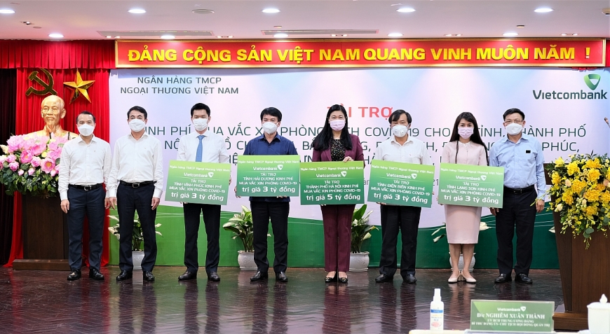 Đại diện Ban lãnh đạo Vietcombank,
