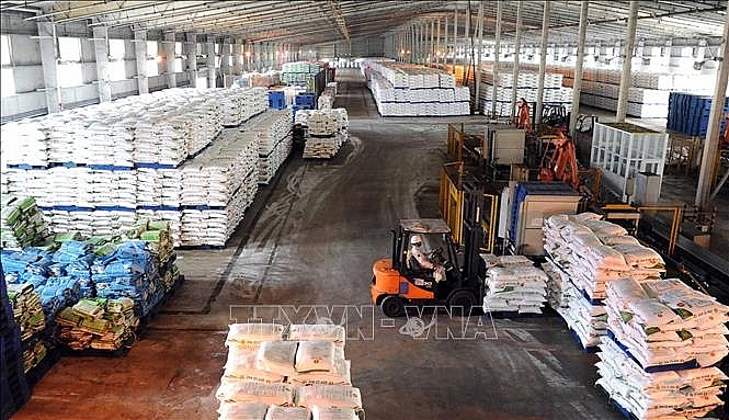 Sản phẩm phân bón của Công ty cổ phần phân bón dầu khí Cà Mau. Ảnh: Huỳnh Anh/TTXVN