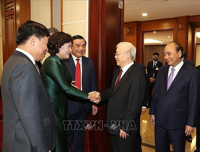 Tổng Bí thư Nguyễn Phú Trọng, Chủ tịch nước Nguyễn Xuân Phúc và các đại biểu dự bế mạc Hội nghị. Tổng Bí thư Nguyễn Phú Trọng, Chủ tịch nước Nguyễn Xuân Phúc và các đại biểu dự bế mạc Hội nghị.
