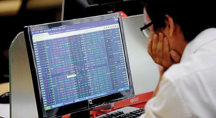 Nhà đầu tư bức xúc với tình trạng nghẽn lệnh kéo dài