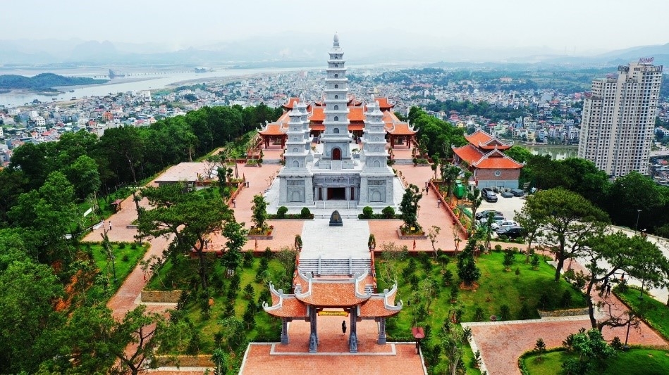 “Lạc bước” trong không gian thiền tịnh bên vịnh Hạ Long