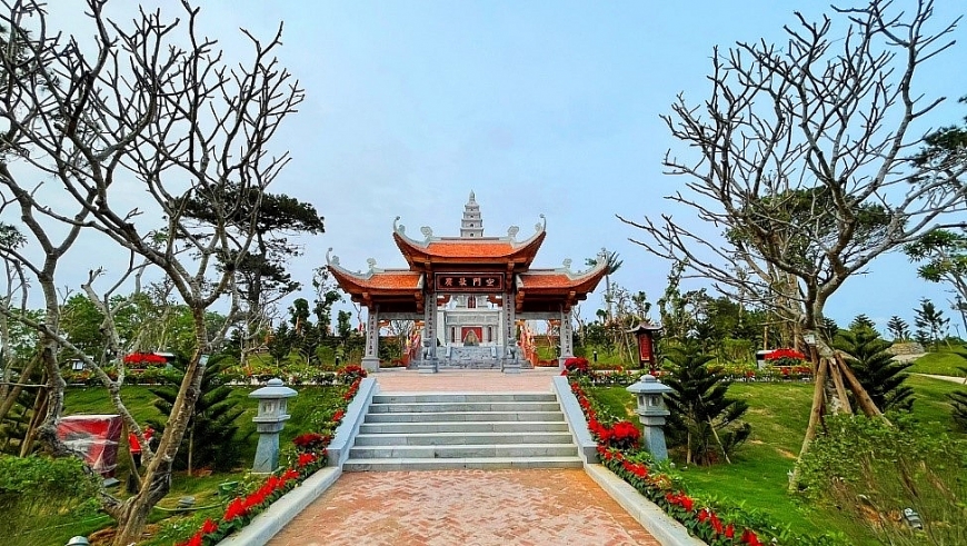 “Lạc bước” trong không gian thiền tịnh bên vịnh Hạ Long