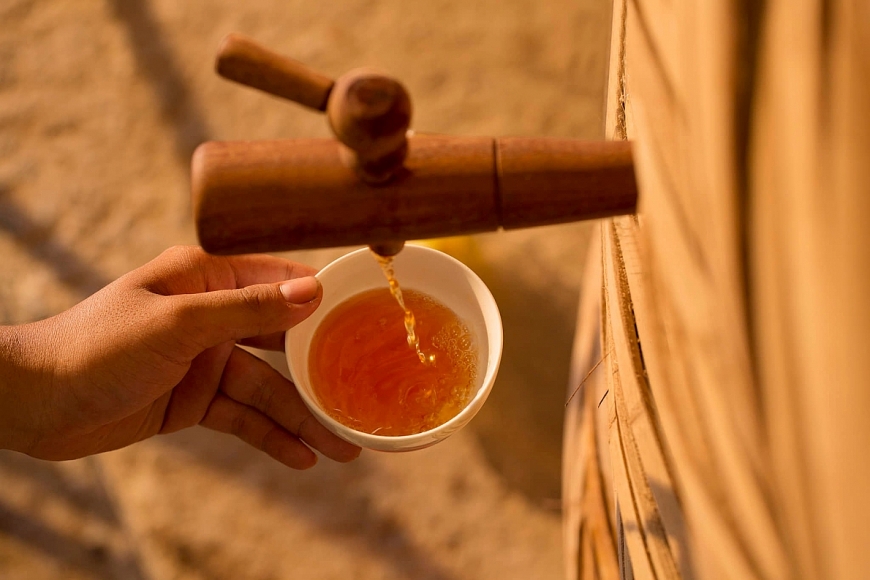 Nước mắm là gia vị không thể thiếu trong bữa ăn của người Việt