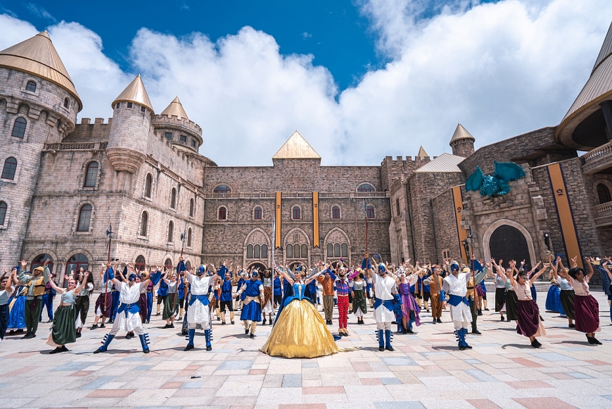 Show diễn “Trận chiến ở Vương quốc Mặt Trăng” tại Sun World Ba Na Hills