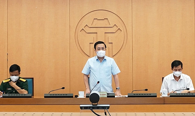 Phó Chủ tịch UBND thành phố Hà Nội Chử Xuân Dũng phát biểu chỉ đạo cuộc họp.