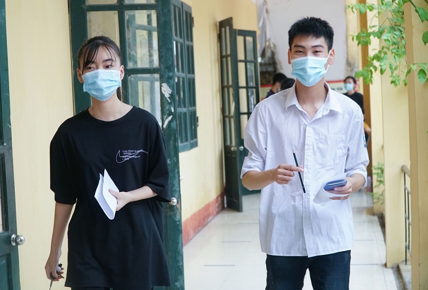 Thí sinh tham dự Kỳ thi tốt nghiệp THPT 2021 - sáng 7/7. Thí sinh tham dự Kỳ thi tốt nghiệp THPT 2021 - sáng 7/7.