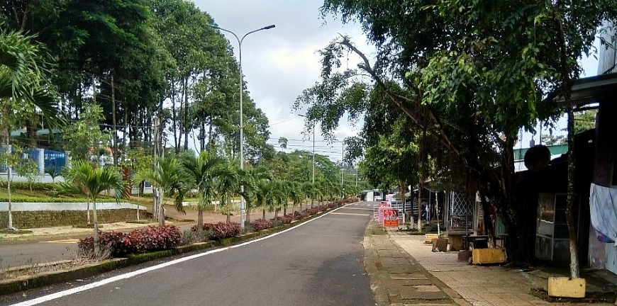 Thị trấn Kiến Đức, huyện Đắk R’Lấp, người dân hạn chế ra đường để phòng chốnh dịch theo quyết định của ban chỉ đạo phòng chống dịch côvid-19  tỉnh Đắk Nông