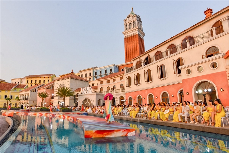 Sun Premier Village Primavera như bức tranh Địa Trung Hải đẹp ngoạn mục bên bờ biển Nam đảo Ngọc